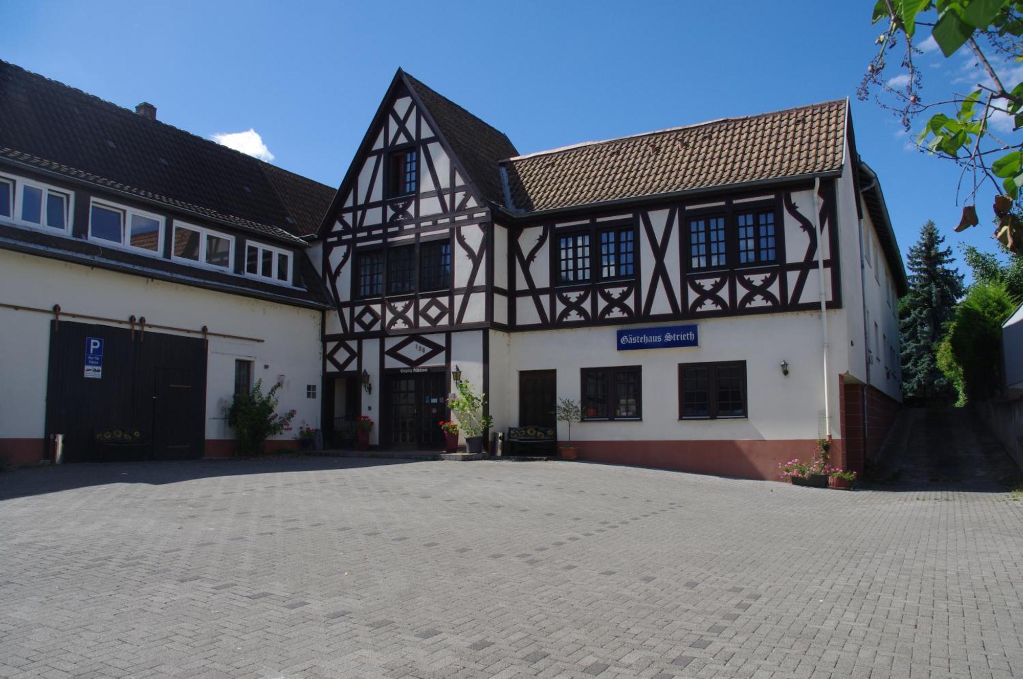 Gaestehaus Strieth Hotel Oestrich-Winkel Exterior photo